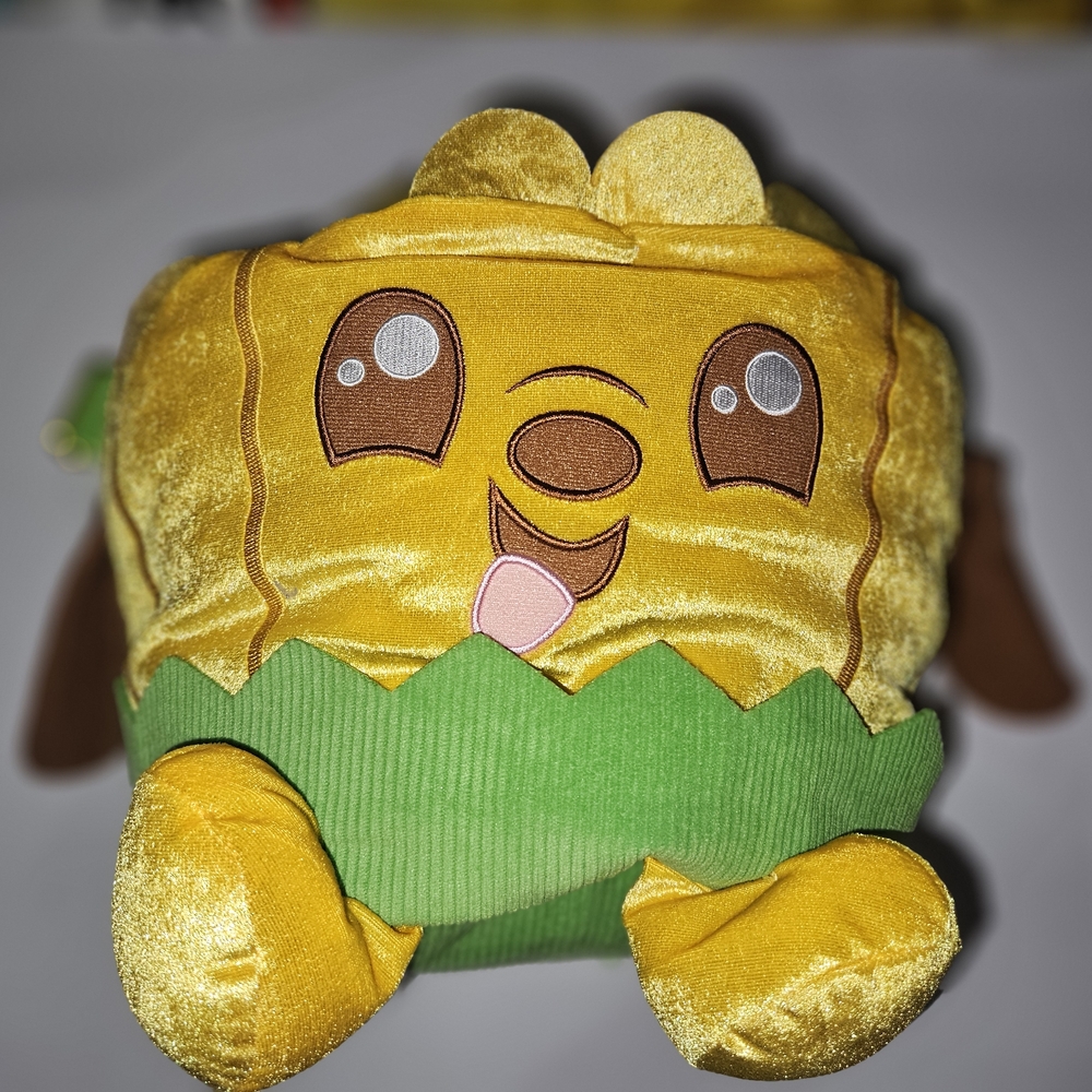 Disney Munchlings Plush in Yellow and Green Backpack